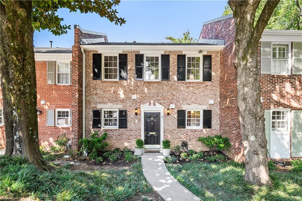 3 bedroom, 4 bathroom, 2,000 sq ft townhouse sold at 3050 Margaret Mitchell Drive 16, Atlanta, GA 30327