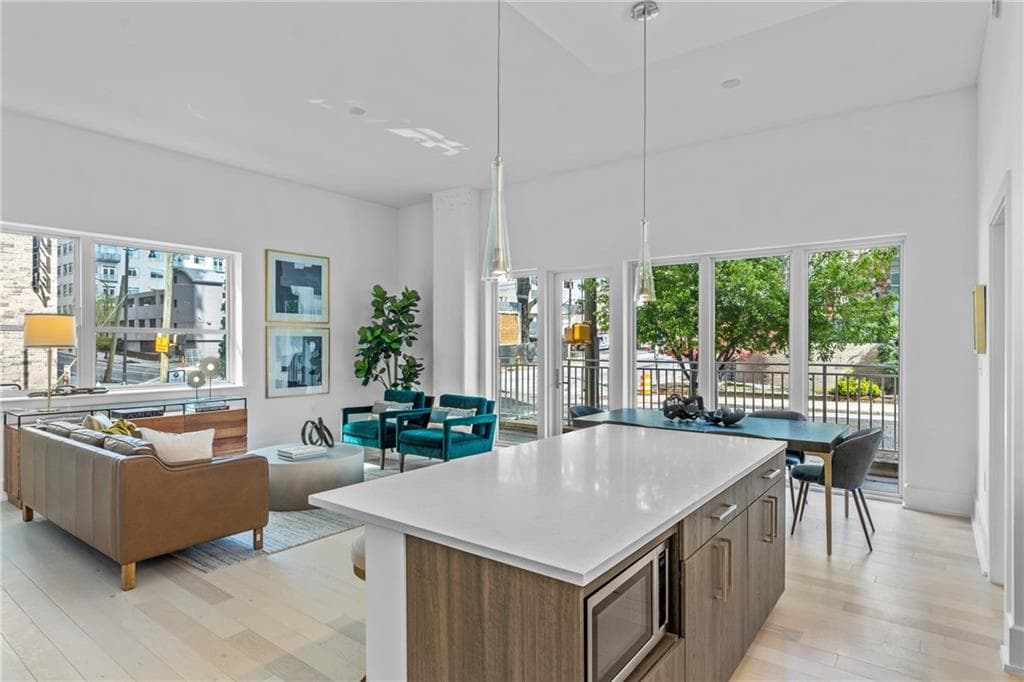 2 bedroom, 2 bathroom, 1,410 sq ft condominium sold at 775 Juniper Street 103, Atlanta, GA 30308