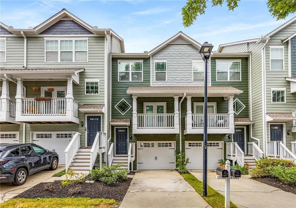 3 bedroom, 4 bathroom, 1,326 sq ft townhouse sold at 1153 Liberty Parkway, Atlanta, GA 30318