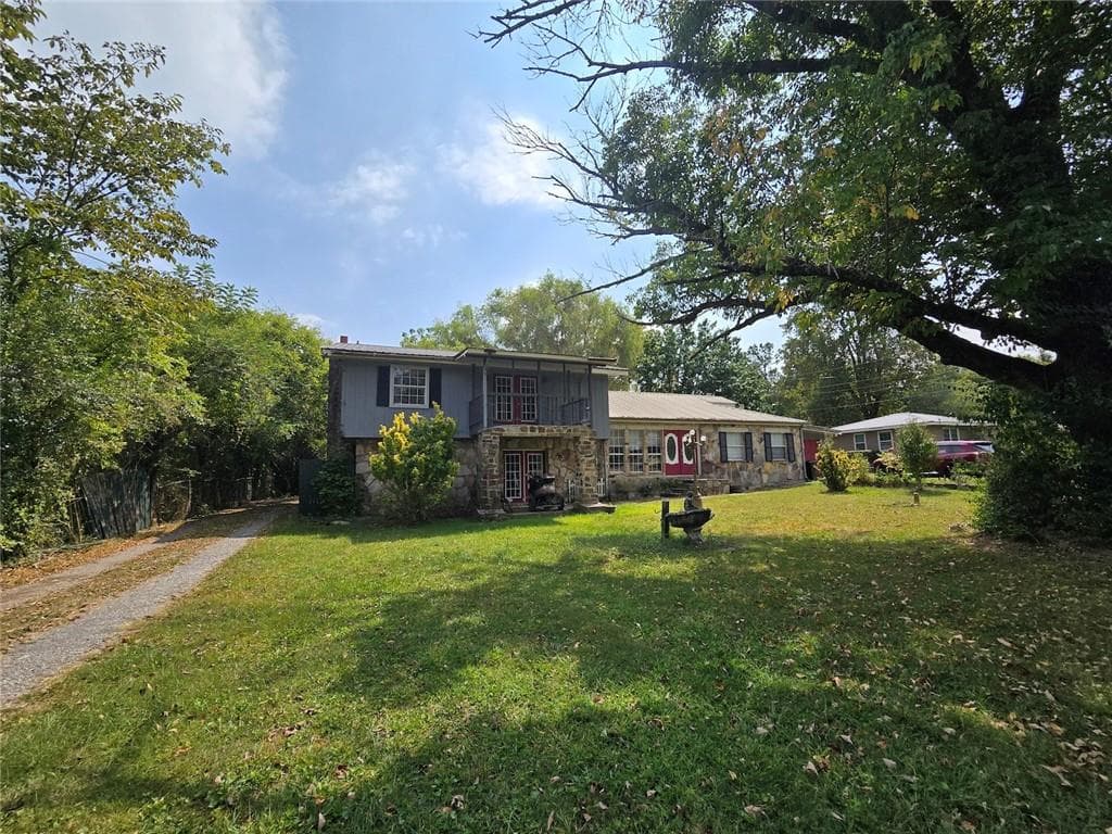 8442 Scenic Highway
