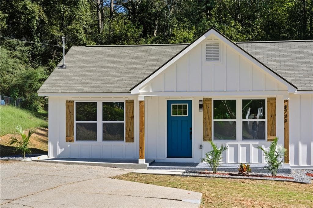 3 bedroom, 2 bathroom, 1,400 sq ft single family residence sold at 1733 Merry Oak Road, Marietta, GA 30008