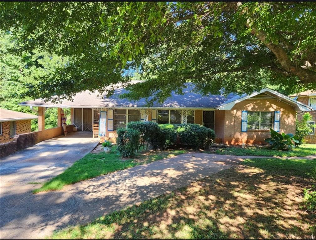 3 bedroom, 2 bathroom, 1,349 sq ft single family residence for sale at 965 Stokeswood Avenue, Atlanta, GA 30316 — photo 3