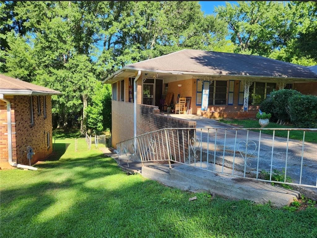 3 bedroom, 2 bathroom, 1,349 sq ft single family residence for sale at 965 Stokeswood Avenue, Atlanta, GA 30316 — photo 8