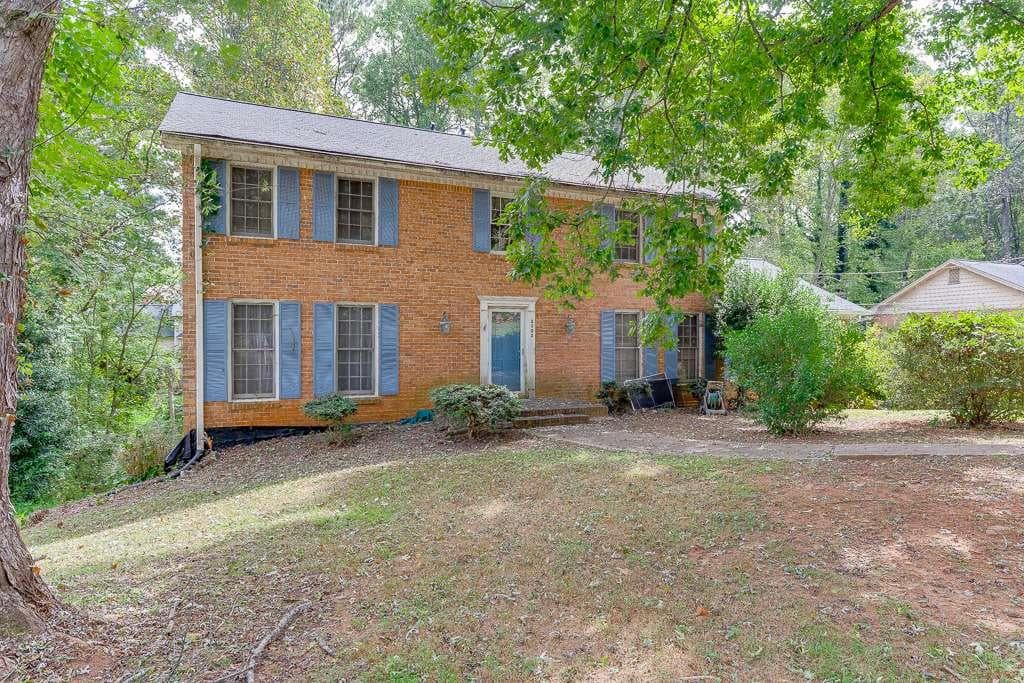 4 bedroom, 3 bathroom, 2,880 sq ft single family residence sold at 2302 Smokehouse Path, Lawrenceville, GA 30044