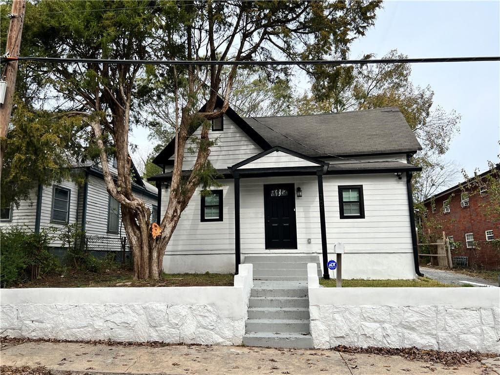 3 bedroom, 2 bathroom, 1,619 sq ft single family residence sold at 701 Cameron M Alexander Boulevard, Atlanta, GA 30318