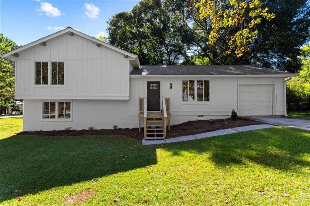 4 bedroom, 2 bathroom, 1,728 sq ft single family residence sold at 489 Village Run, Lawrenceville, GA 30046