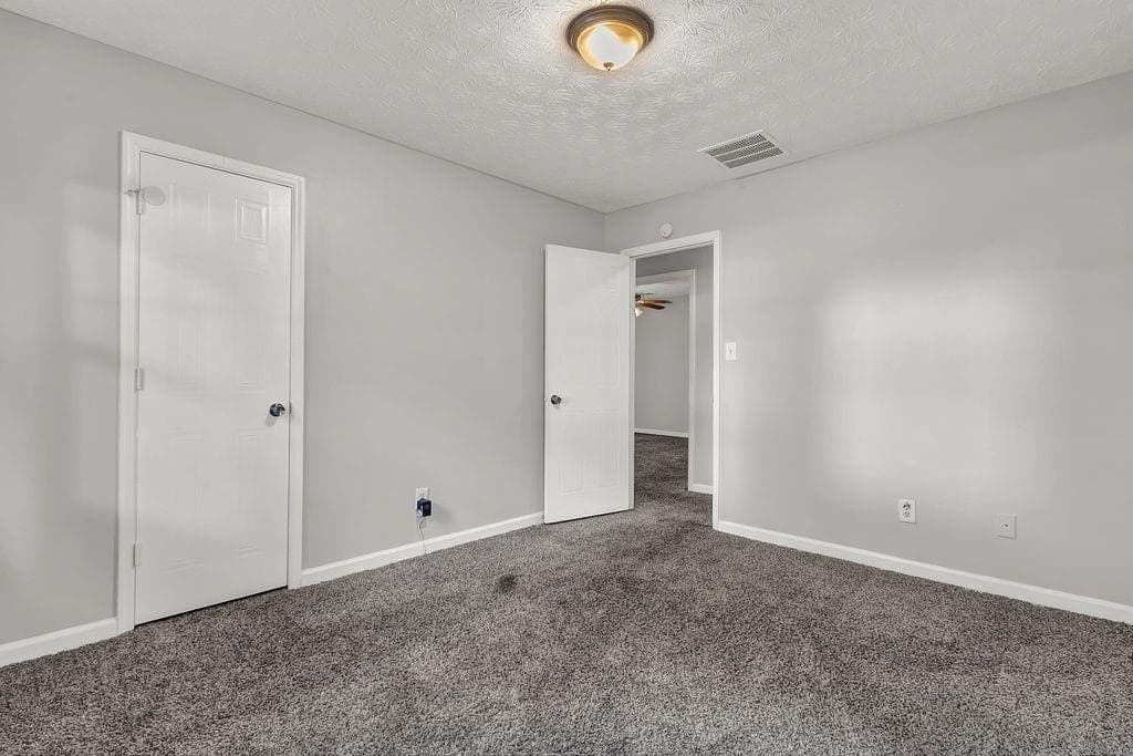 3 bedroom, 2 bathroom, 1,497 sq ft single family residence for sale at 3189 Glen Hollow Drive, Rex, GA 30273 — photo 6