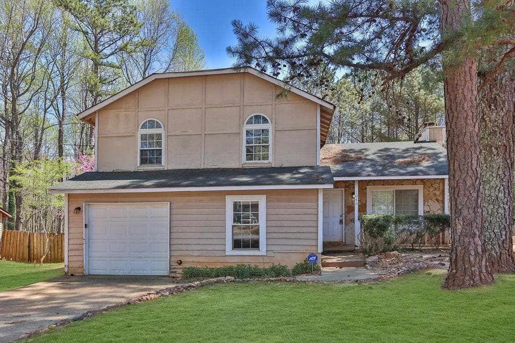 4 bedroom, 2 bathroom, 1,435 sq ft single family residence sold at 1045 Forest Path, Stone Mountain, GA 30088