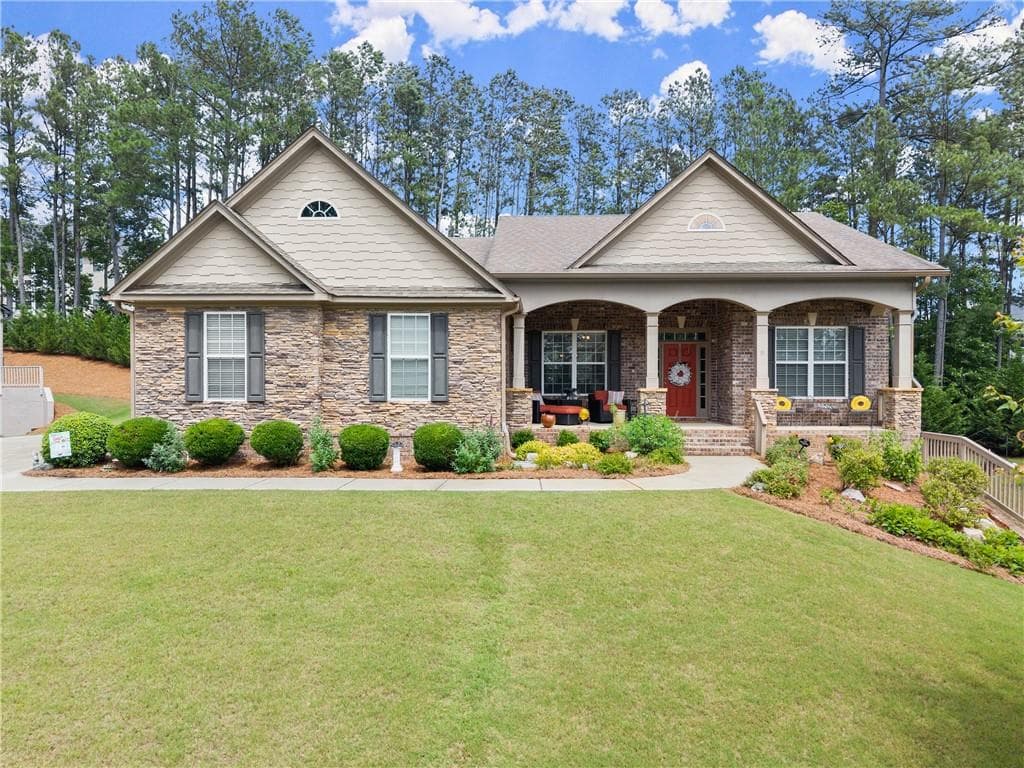 4 bedroom, 3 bathroom, 3,200 sq ft single family residence sold at 6460 Valley Crossing Way, Cumming, GA 30028