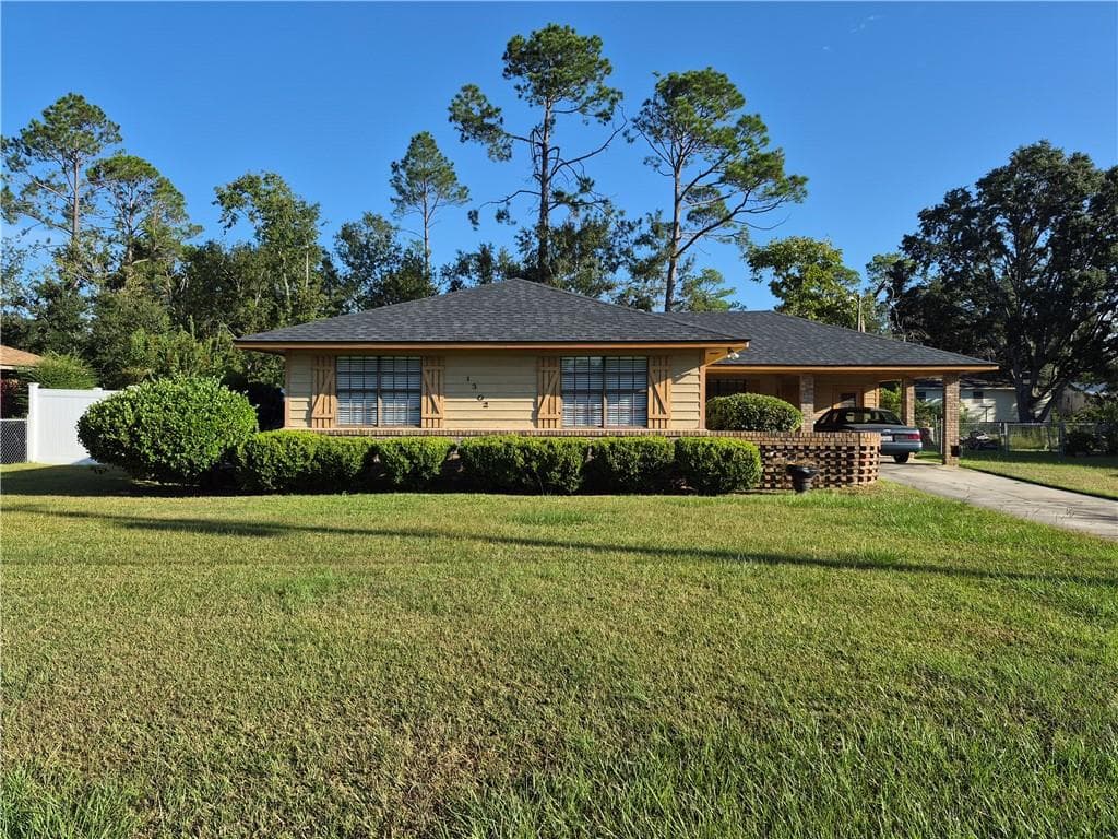 1302 BETHUNE Drive, Valdosta, GA 31601 — most recent listing photo