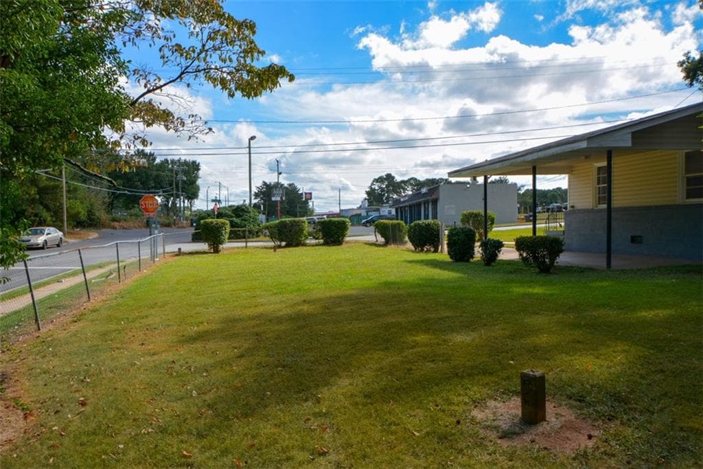 3 bedroom, 1 bathroom, 1,075 sq ft single family residence for sale at 2249 Brannen Road, Atlanta, GA 30316 — photo 5