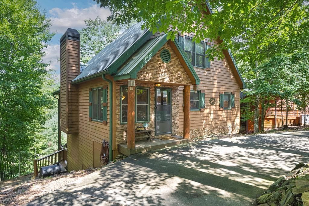 363 Palisade Drive, Ellijay, GA 30540 — most recent listing photo