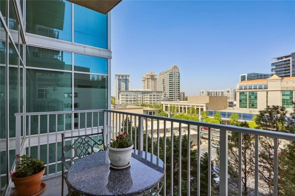 1 bedroom, 1 bathroom, 771 sq ft condominium for sale at 250 PHARR Road 806, Atlanta, GA 30305 — photo 10