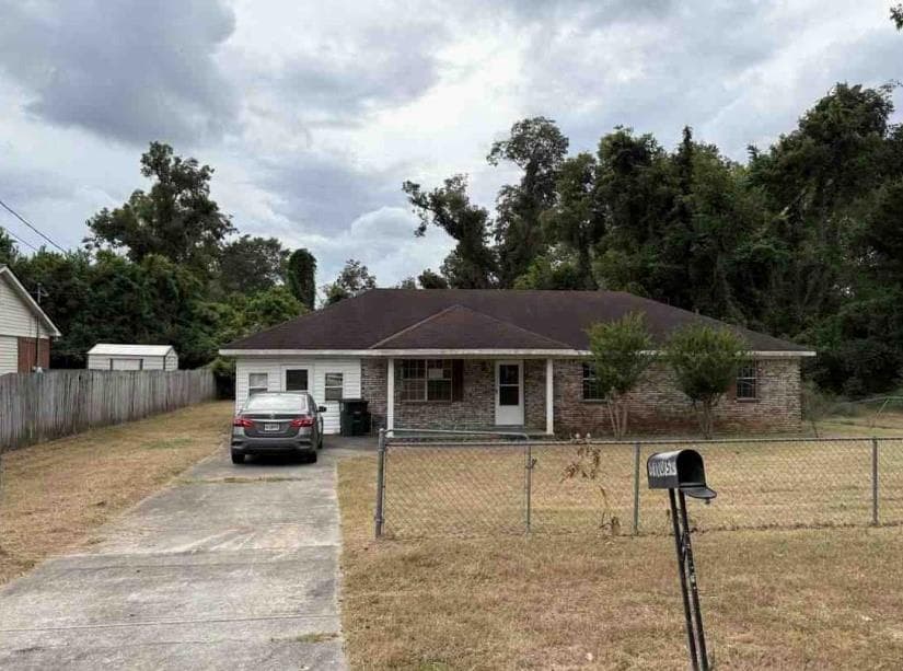 3 bedroom, 2 bathroom single family residence sold at 1105 Waters Street, Waynesboro, GA 30830