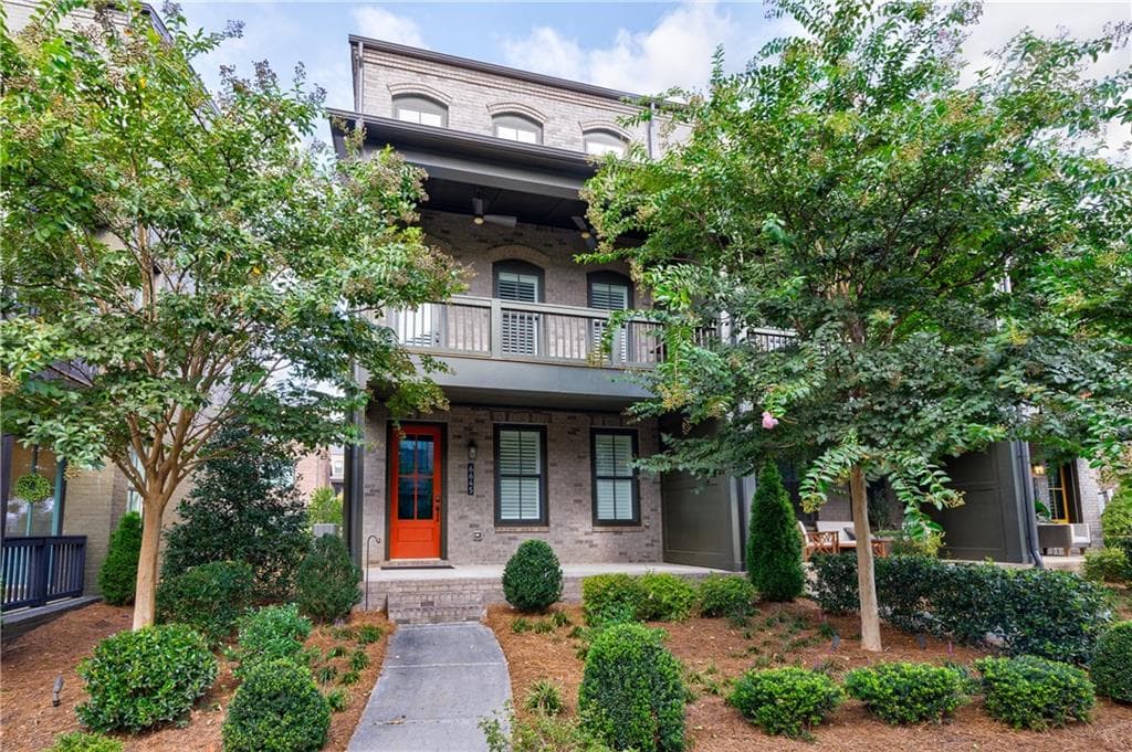 3 bedroom, 4 bathroom, 2,024 sq ft townhouse for sale at 6645 Cortland Walk, Alpharetta, GA 30005 — photo 1 of 33
