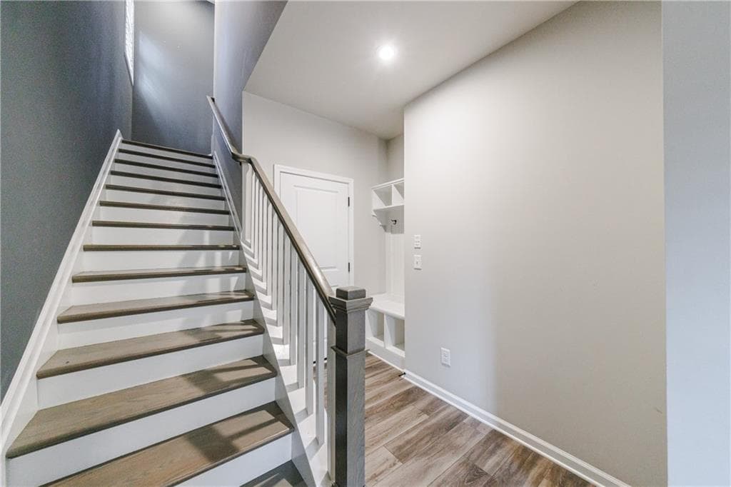 3 bedroom, 4 bathroom, 2,024 sq ft townhouse for sale at 6645 Cortland Walk, Alpharetta, GA 30005 — photo 7