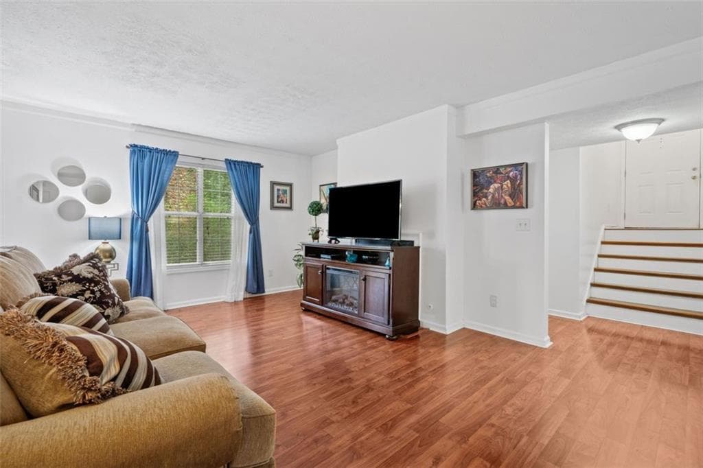 102 Glenleaf Drive, Peachtree Corners, GA 30092 — most recent listing photo
