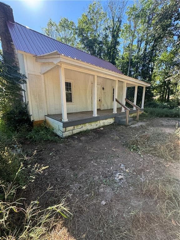 3 bedroom, 2 bathroom, 1,264 sq ft single family residence for sale at 711 Highway 162, Covington, GA 30016
