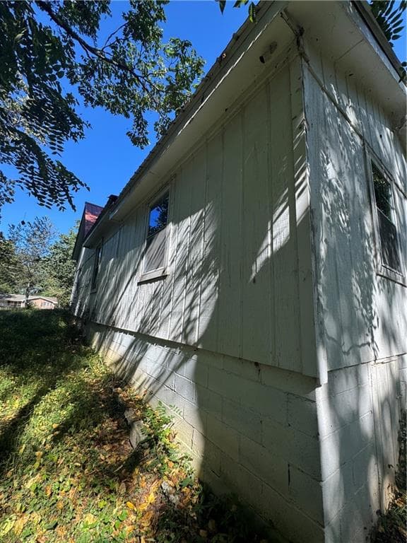 3 bedroom, 2 bathroom, 1,264 sq ft single family residence for sale at 711 Highway 162, Covington, GA 30016 — photo 5