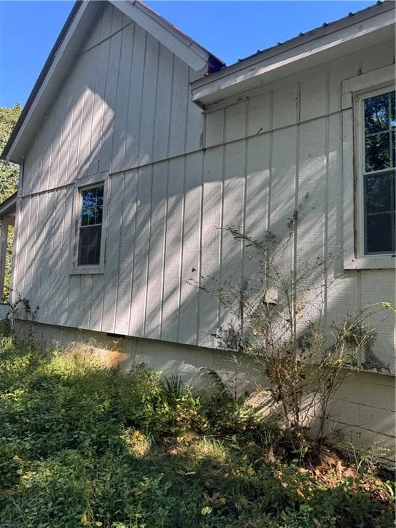 3 bedroom, 2 bathroom, 1,264 sq ft single family residence for sale at 711 Highway 162, Covington, GA 30016 — photo 6