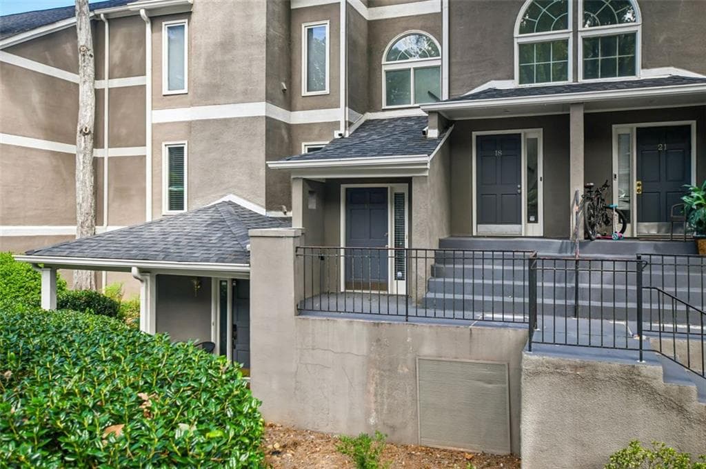 17 Saint Claire Lane, Atlanta, GA 30324 — most recent listing photo