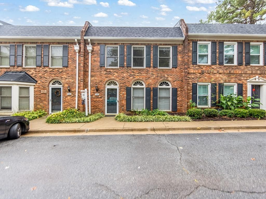 7006 Saint Charles Square, Roswell, GA 30075 — most recent listing photo