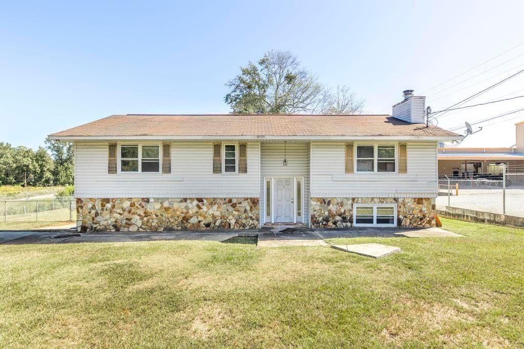 505 NELSON Drive, Warner Robins, GA 31088 — most recent listing photo