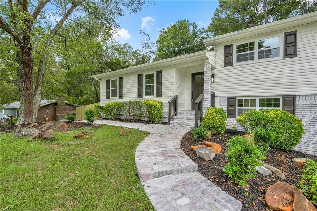 1050 Tanglewood Trail, Woodstock, GA 30189 — most recent listing photo