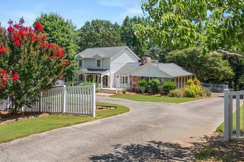 2166 Tanglewood Drive, Snellville, GA 30078 — most recent listing photo