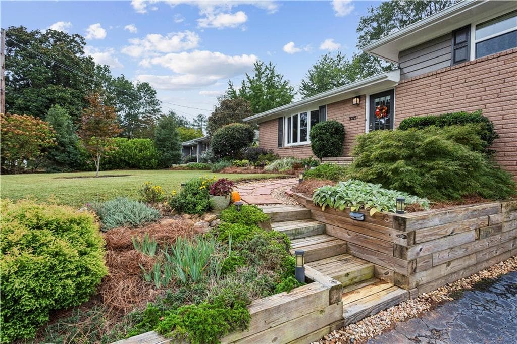 3075 Vandiver Drive, Marietta, GA 30066 — most recent listing photo