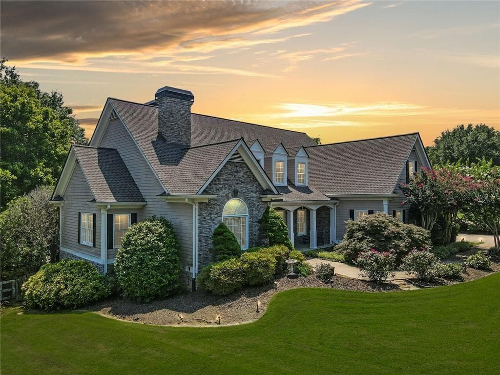 6 bedroom, 6 bathroom, 4,843 sq ft single family residence sold at 4103 Hickory Fairway Drive, Woodstock, GA 30188