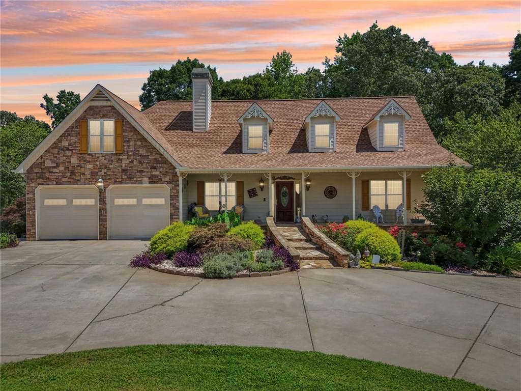 5492 Twin Oak Drive, Douglasville, GA 30135 — most recent listing photo