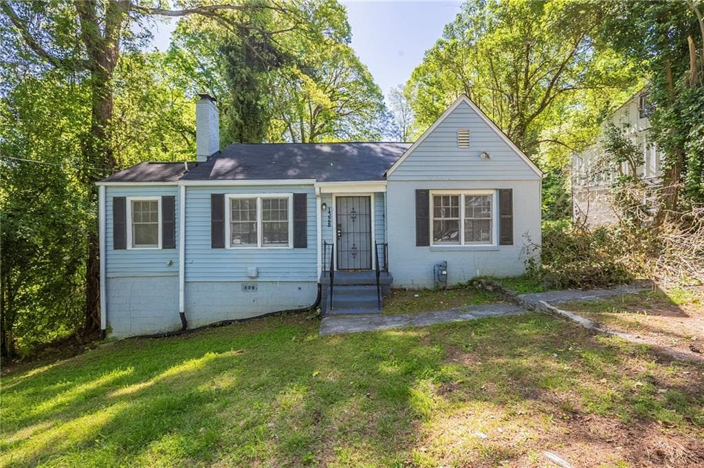 2 bedroom, 1 bathroom, 977 sq ft single family residence under contract at 1328 Lockhaven Circle, Atlanta, GA 30311