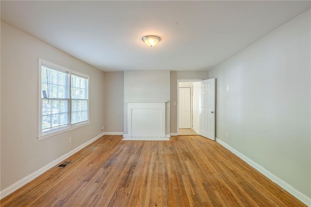 2 bedroom, 1 bathroom, 977 sq ft single family residence under contract at 1328 Lockhaven Circle, Atlanta, GA 30311 — photo 7