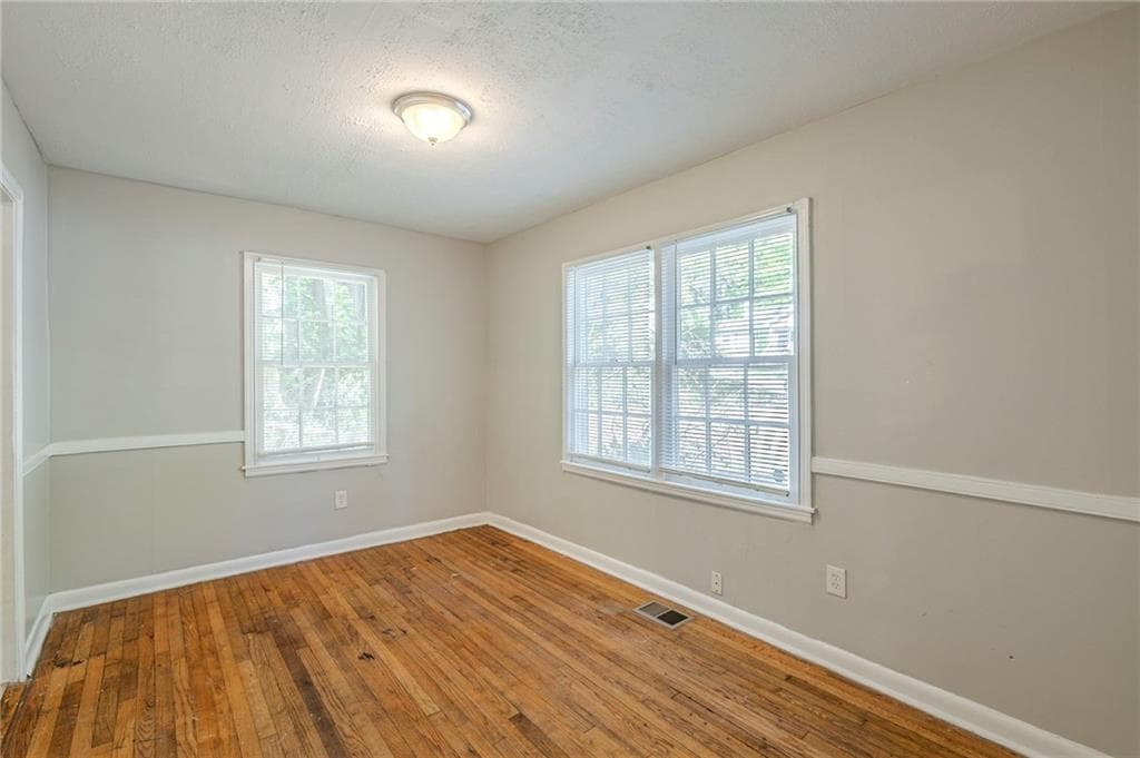 2 bedroom, 1 bathroom, 977 sq ft single family residence under contract at 1328 Lockhaven Circle, Atlanta, GA 30311 — photo 9