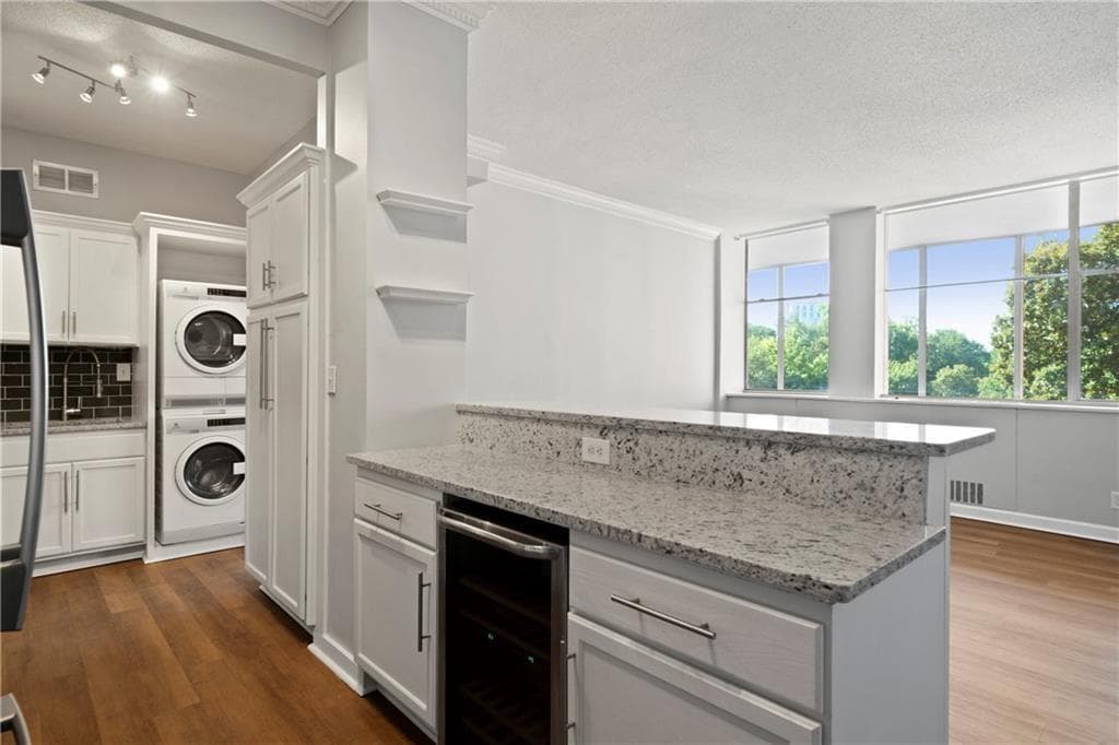 2 bedroom, 1 bathroom, 840 sq ft condominium for sale at 3060 Pharr Court North 317, Atlanta, GA 30305 — photo 7
