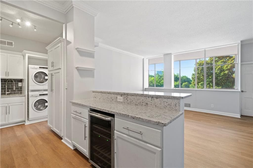 2 bedroom, 1 bathroom, 840 sq ft condominium for sale at 3060 Pharr Court North 317, Atlanta, GA 30305 — photo 8