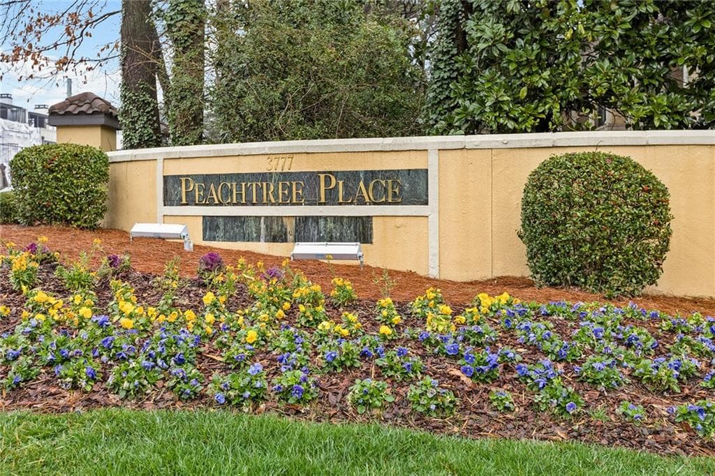 2 bedroom, 2 bathroom, 1,160 sq ft condominium sold at 3777 Peachtree Road 1211, Brookhaven, GA 30319