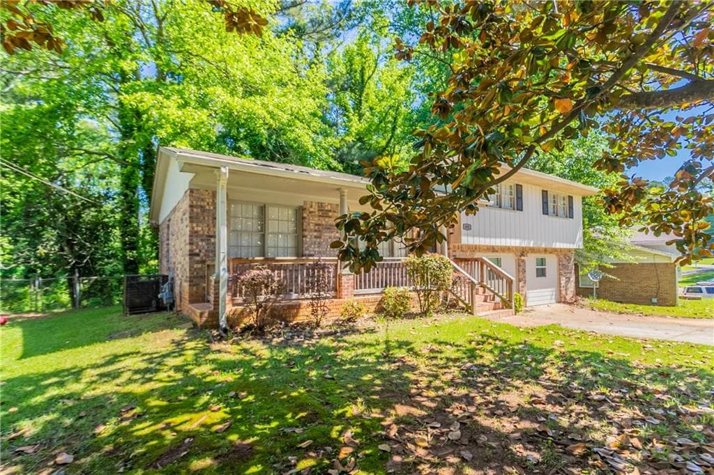 3 bedroom, 2 bathroom, 2,439 sq ft single family residence for sale at 802 San Miguel Drive, Stone Mountain, GA 30083 — photo 3