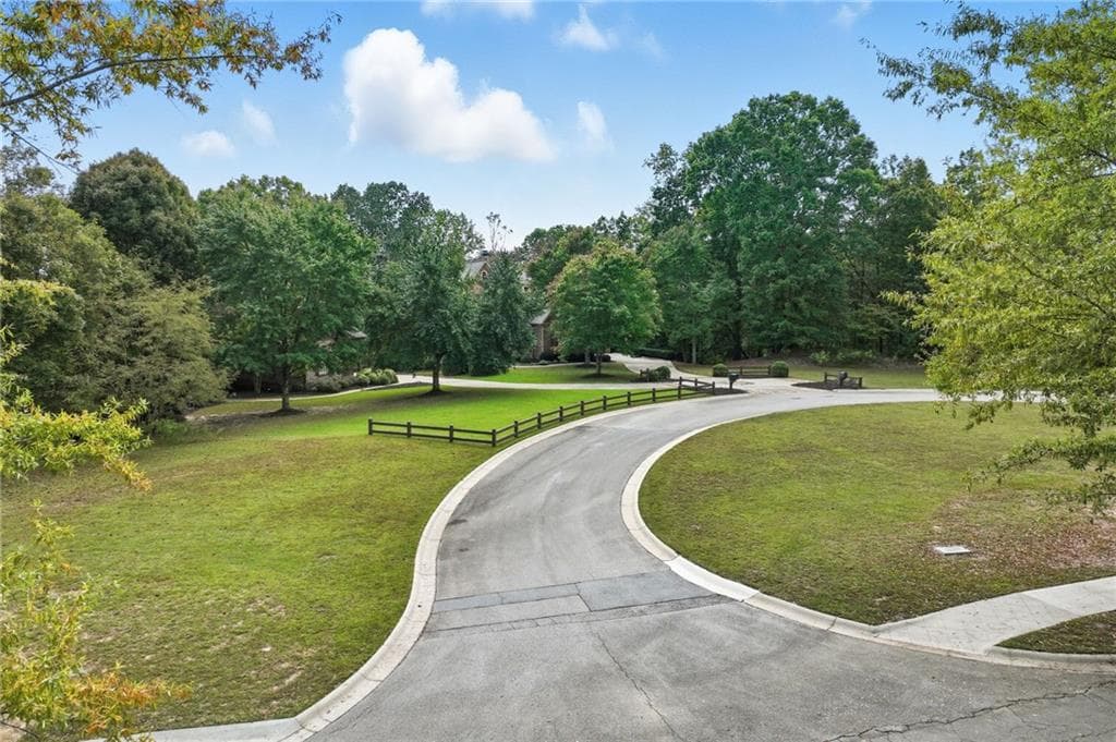5 bedroom, 7 bathroom, 7,341 sq ft single family residence for sale at 6105 Grand Marina Circle, Gainesville, GA 30506 — photo 5