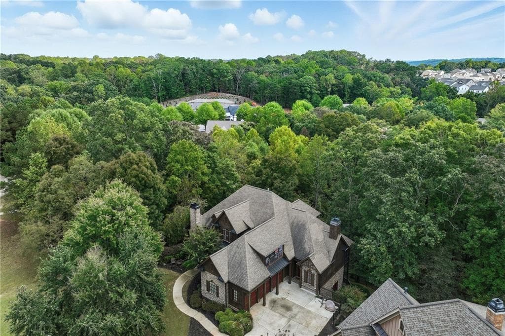 5 bedroom, 7 bathroom, 7,341 sq ft single family residence for sale at 6105 Grand Marina Circle, Gainesville, GA 30506 — photo 9