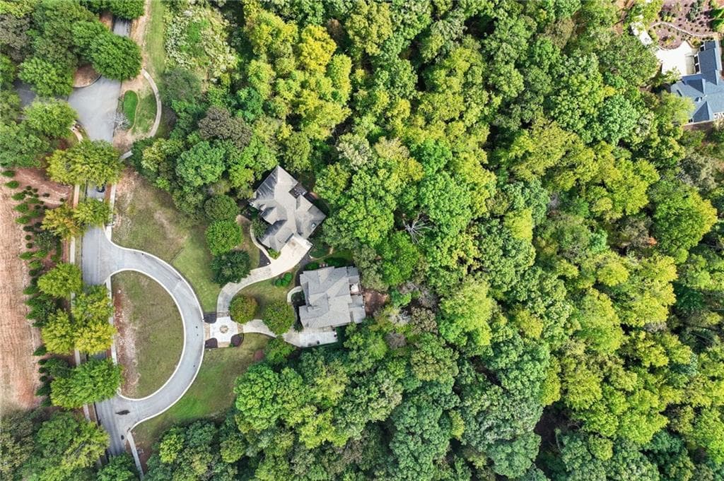 5 bedroom, 7 bathroom, 7,341 sq ft single family residence for sale at 6105 Grand Marina Circle, Gainesville, GA 30506 — photo 10