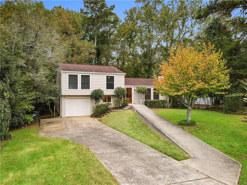 4 bedroom, 3 bathroom, 1,860 sq ft single family residence sold at 3344 Brookview Drive, Marietta, GA 30068