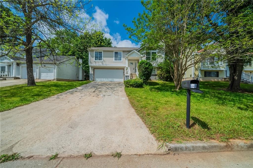 6082 Raintree Bend, Lithonia, GA 30058 — most recent listing photo