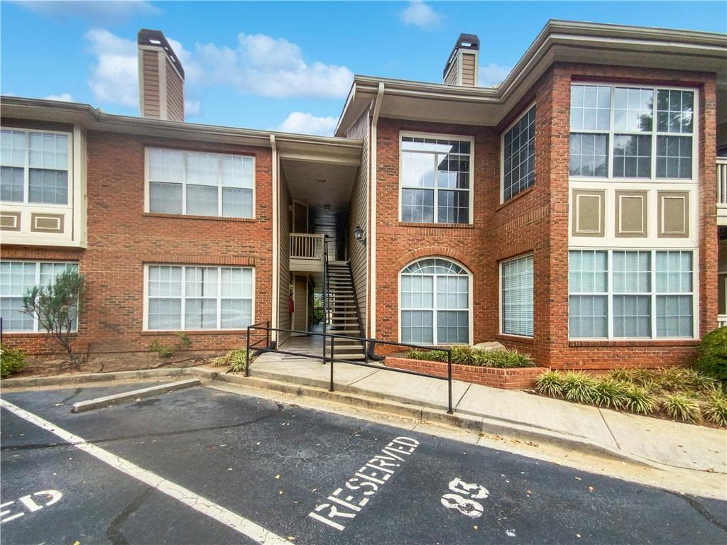 1 bedroom, 1 bathroom, 823 sq ft condominium sold at 200 Renaissance Parkway 302, Atlanta, GA 30308