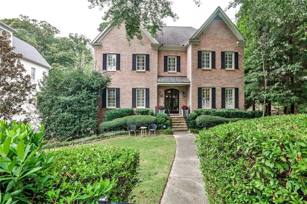 5 bedroom, 5 bathroom, 4,512 sq ft single family residence sold at 2696 Ellwood Drive, Atlanta, GA 30305