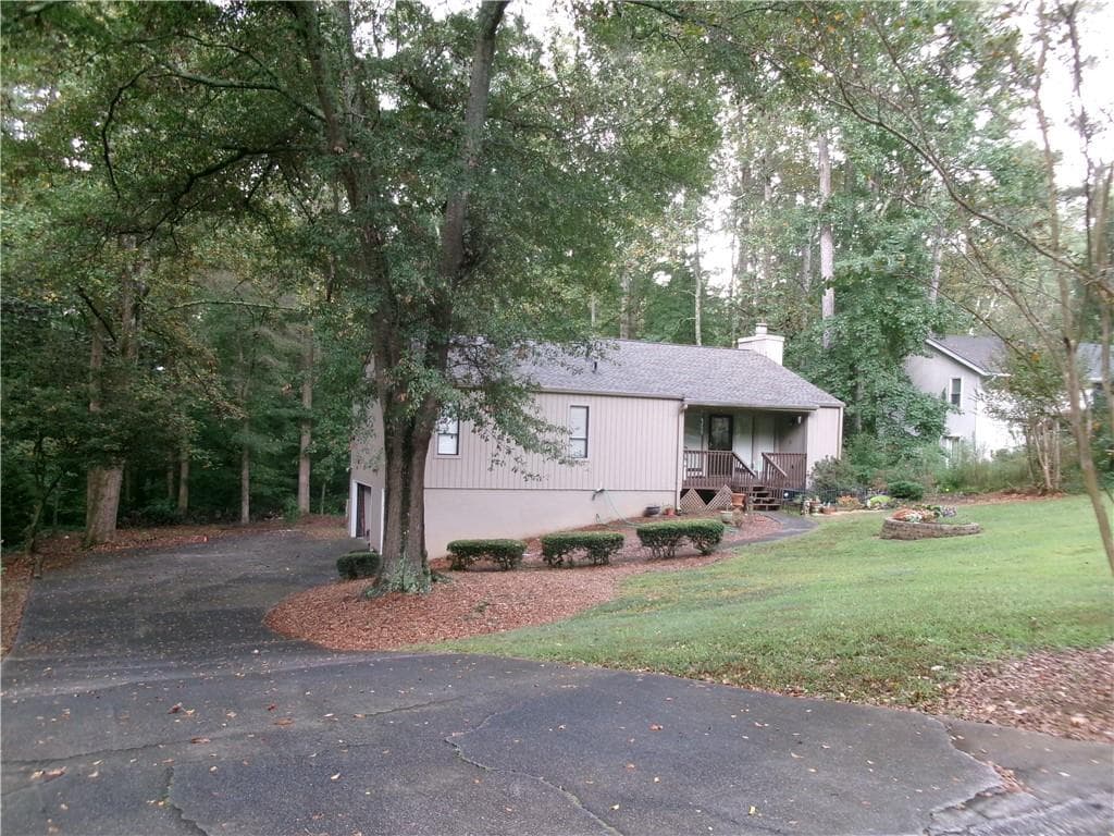 2735 Wendy Lane