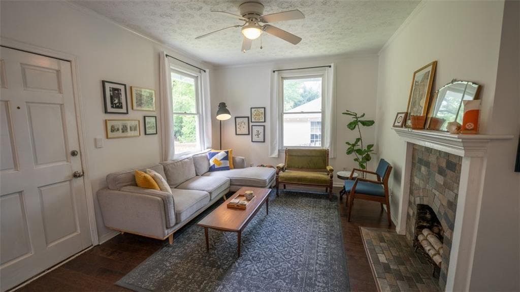 2 bedroom, 2 bathroom, 946 sq ft single family residence for sale at 2881 PARROTT Avenue, Atlanta, GA 30318 — photo 7