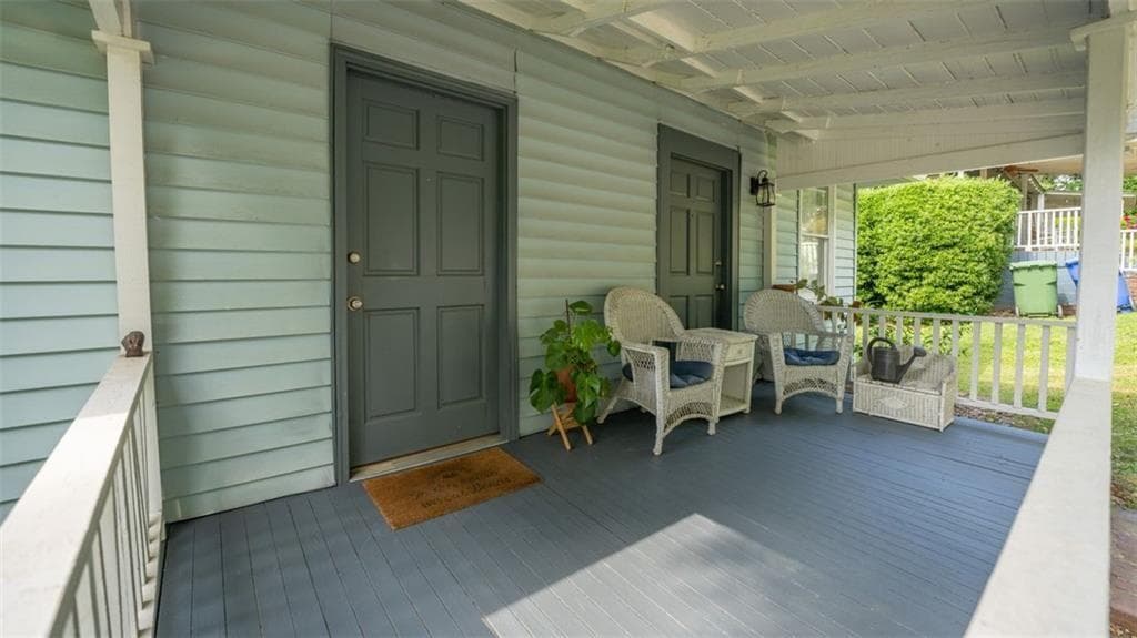 2 bedroom, 2 bathroom, 946 sq ft single family residence for sale at 2881 PARROTT Avenue, Atlanta, GA 30318 — photo 3