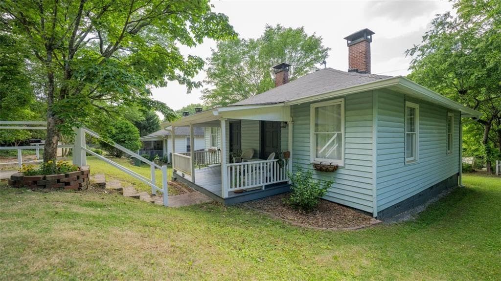 2 bedroom, 2 bathroom, 946 sq ft single family residence for sale at 2881 PARROTT Avenue, Atlanta, GA 30318 — photo 2